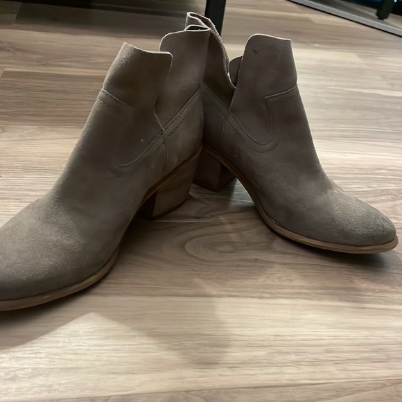 Suede boots - Picture 3 of 3